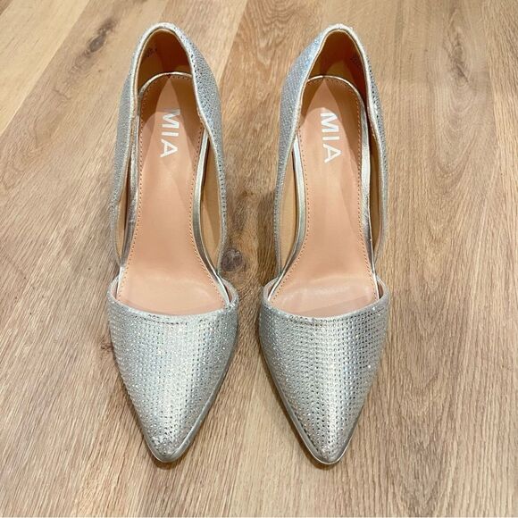 MIA Ciana Rhinestone D’Orsay Pump in Silver size 6 - Picture 4 of 16